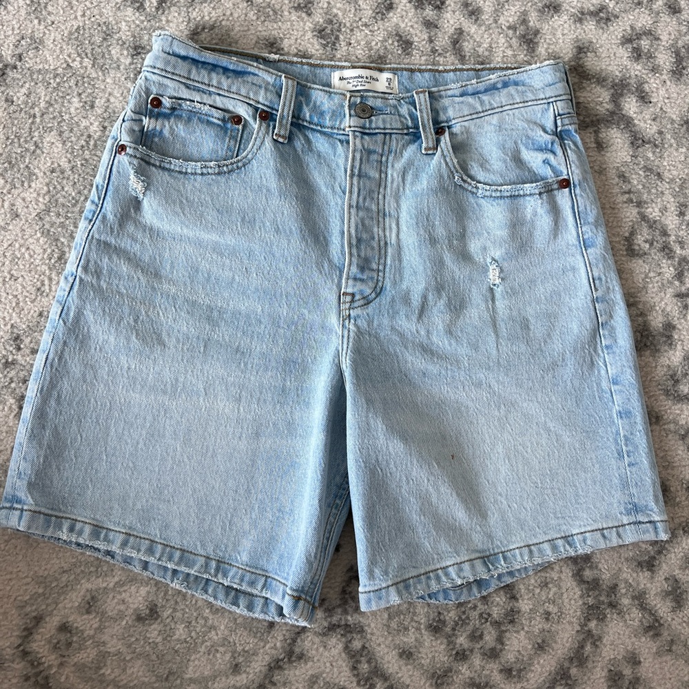 A&F 7” Dad Shorts